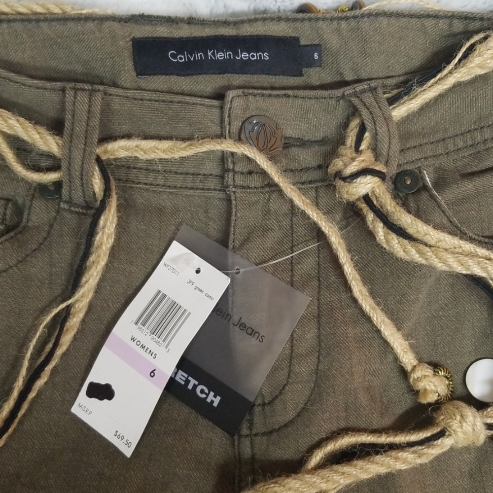 Calvin Klein  Capris with belt - Picture 2 of 6